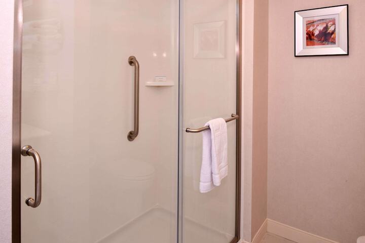 Room 20 of 34