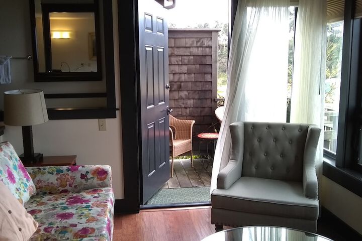 Room 65 of 147