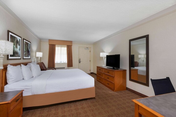 Room 34 of 36