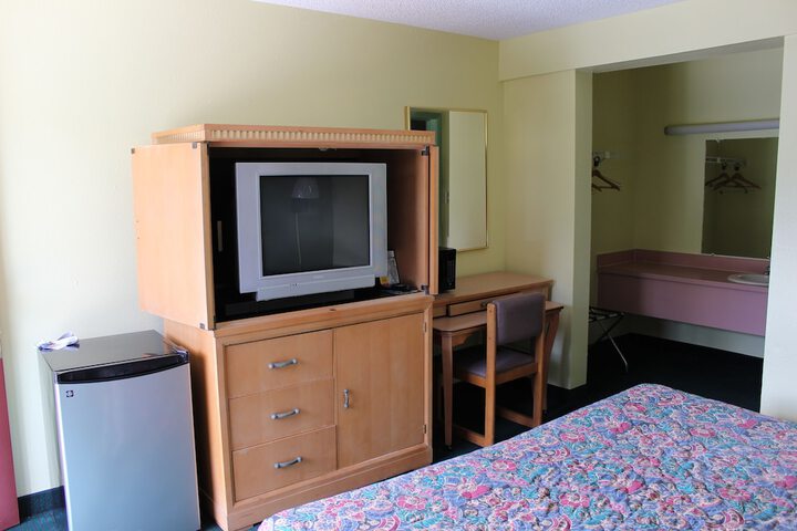 Room 11 of 12