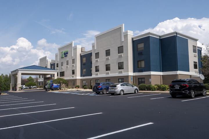 Holiday Inn Express & Suites Greenville Airport by IHG