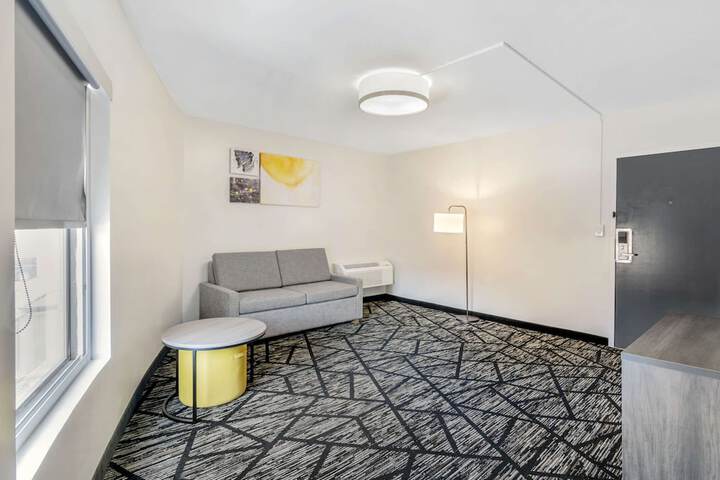 Room 14 of 34