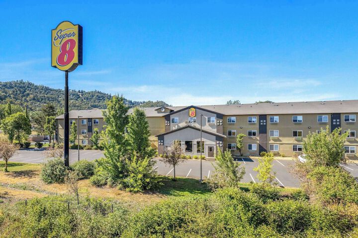 Hotel 4 of 40