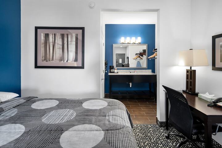 Room 18 of 51