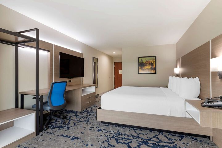 Room 26 of 45