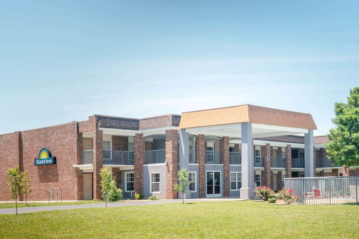Days Inn by Wyndham Cave City