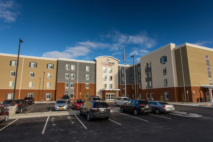 Hotel 5 of 81