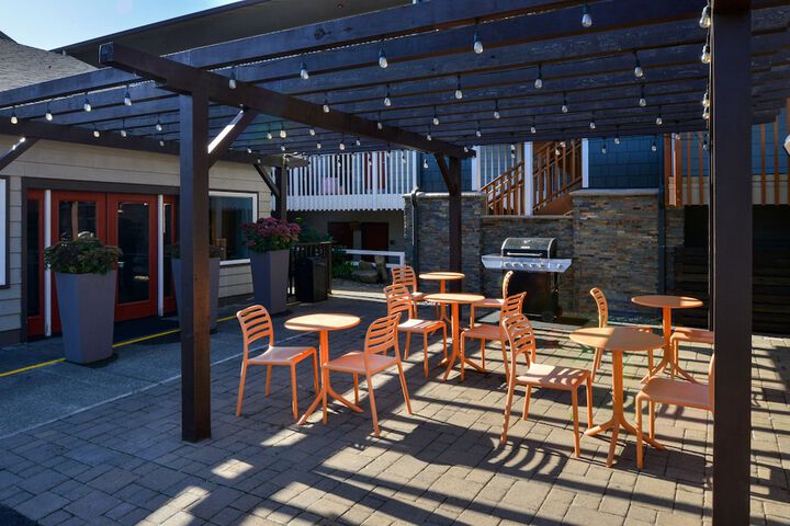 The Coho Oceanfront Lodge