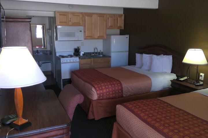 Room 6 of 16