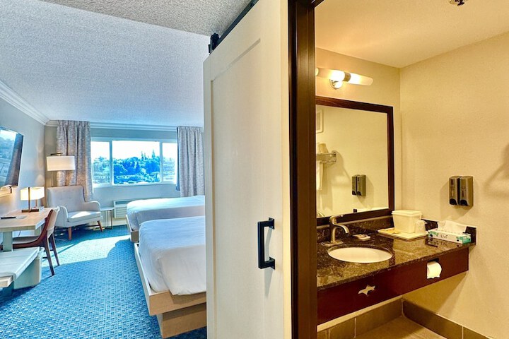 Room 124 of 168