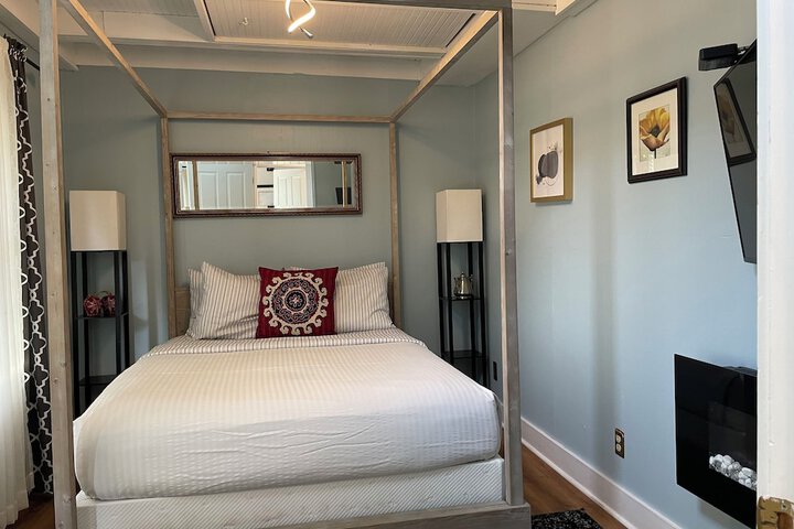 Peace & Plenty Inn Bed & Breakfast