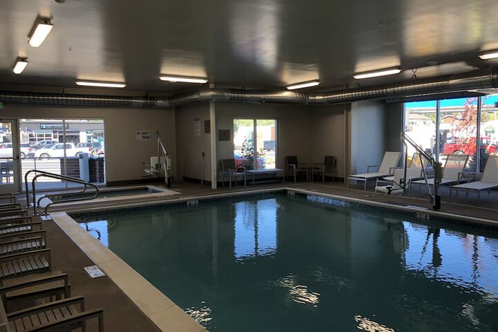 Country Inn & Suites by Radisson Flagstaff Downtown, AZ