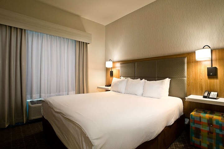 Room 21 of 37