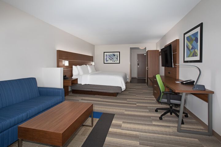 Room 34 of 74