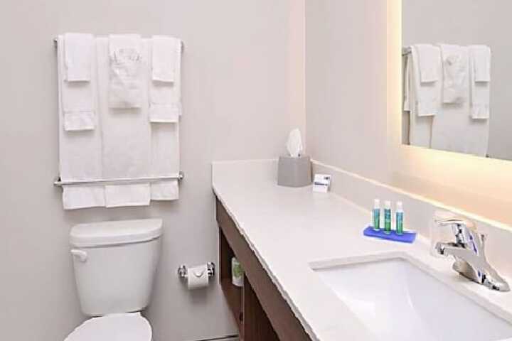 Holiday Inn Express & Suites Laplace by IHG