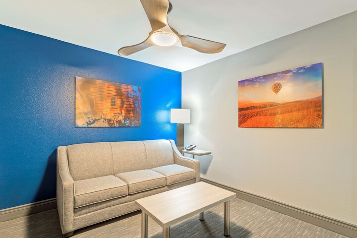 Room 10 of 45