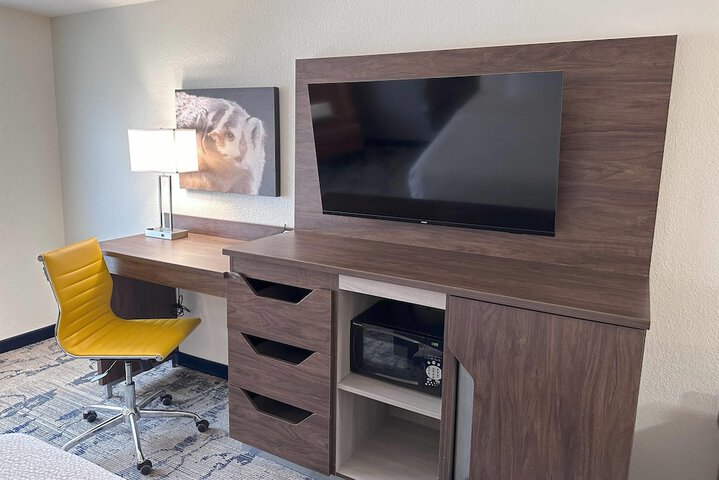 La Quinta Inn & Suites by Wyndham Milwaukee SW New Berlin