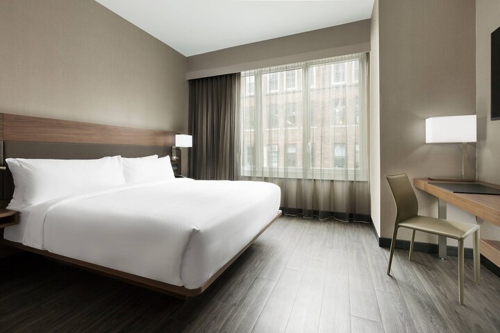 Room 43 of 86