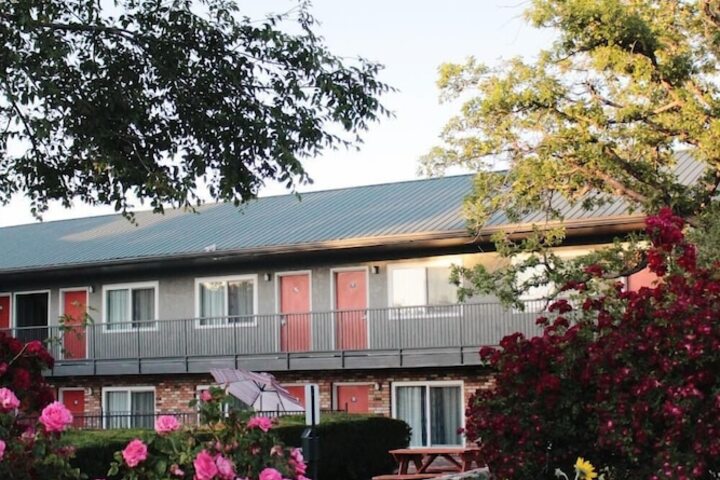 Hotel 4 of 72