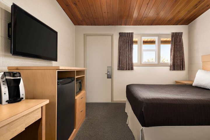 Room 8 of 26