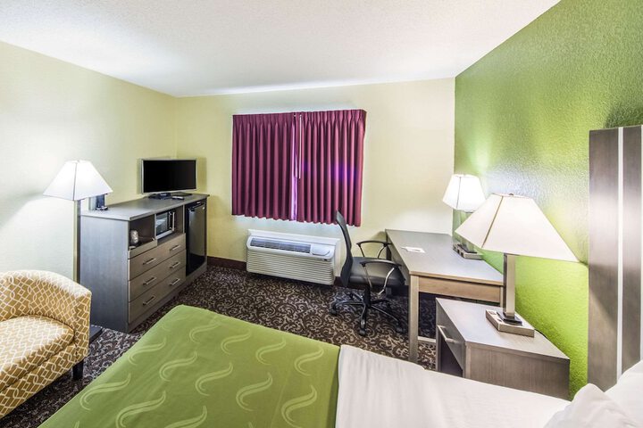 Room 18 of 38