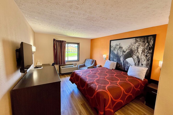Super 8 by Wyndham Hillsville