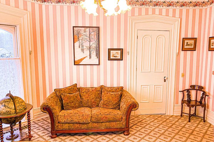 Room 35 of 70