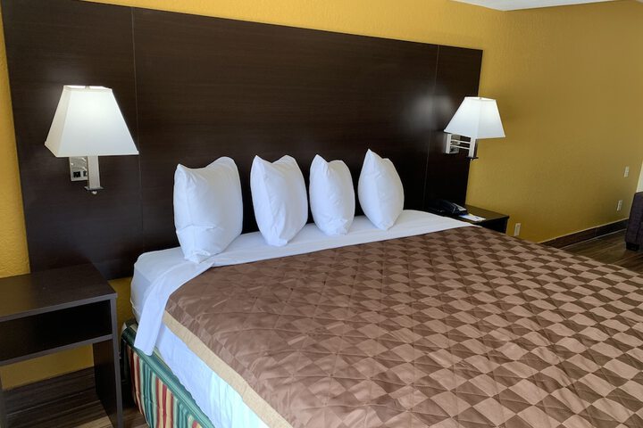 Room 82 of 95