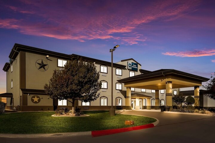 Hotel 2 of 39