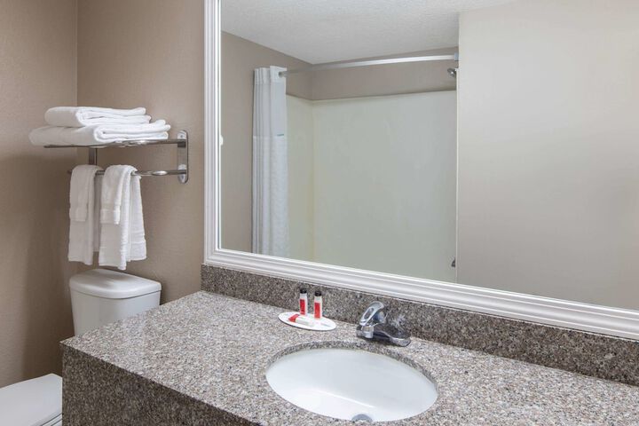 Room 8 of 16