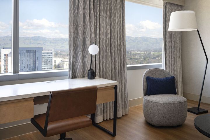 Room 34 of 104