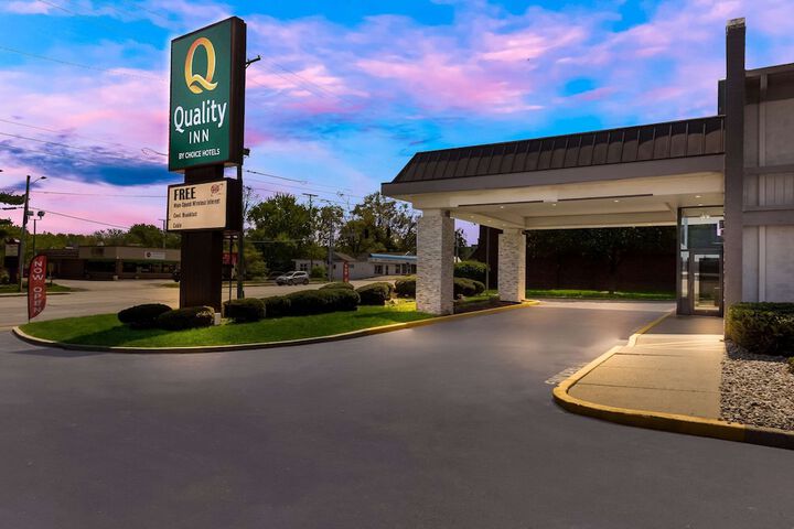 Hotel 4 of 40