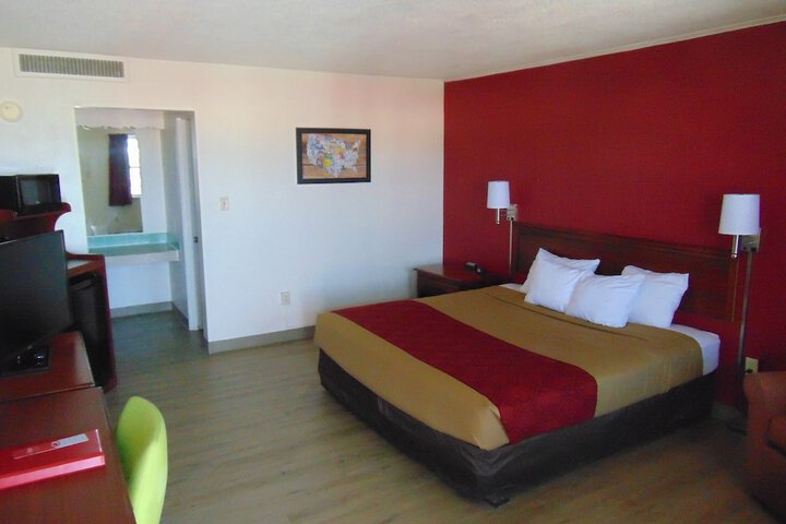 Room 9 of 36