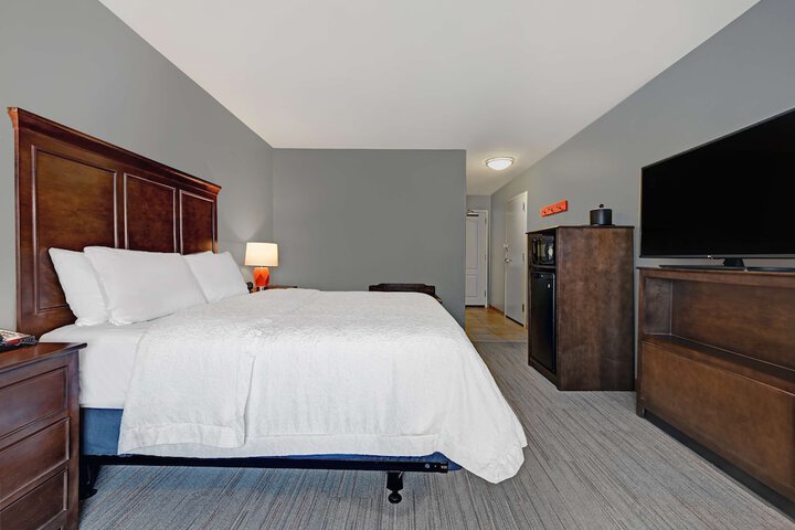 Room 25 of 43
