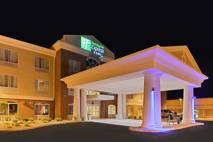Hotel 5 of 82