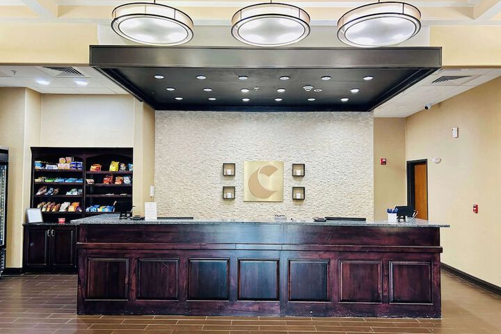 Comfort Inn & Suites Shawnee - Kansas City