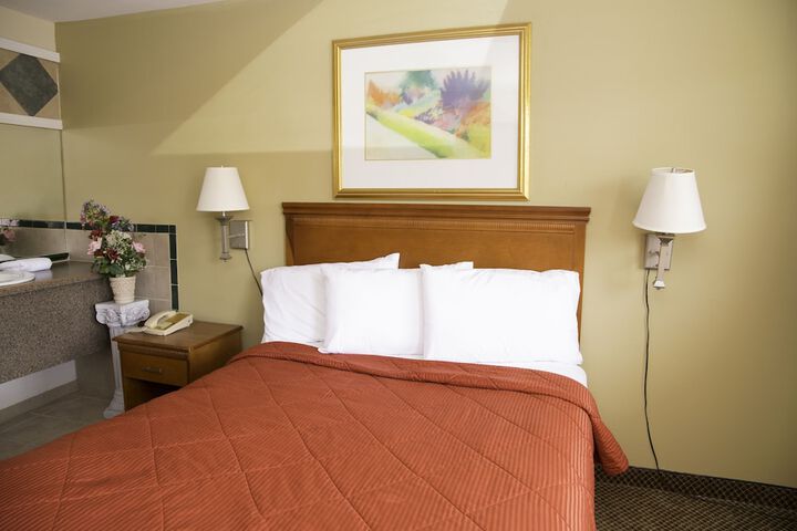 Room 13 of 37