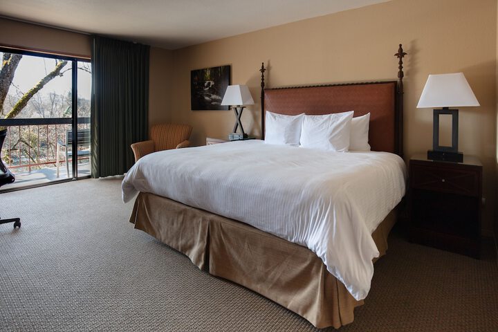 Riverside Inn