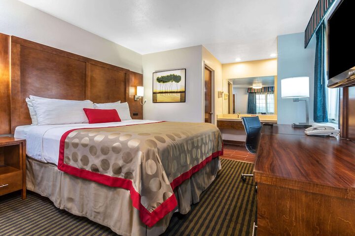 Room 10 of 21
