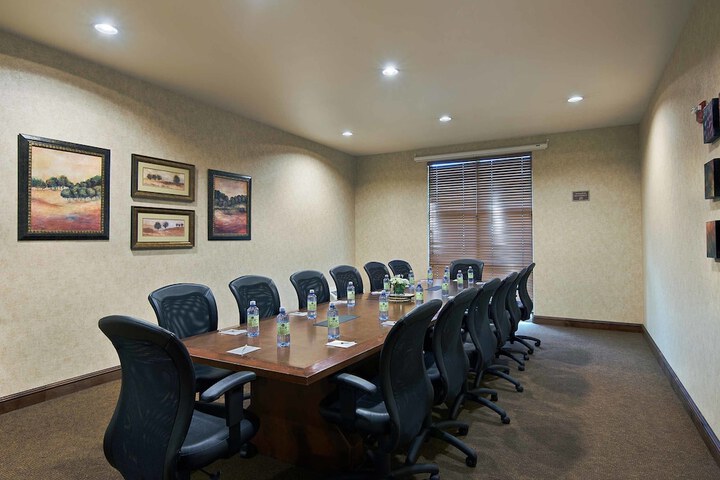 Oxford Suites Yakima