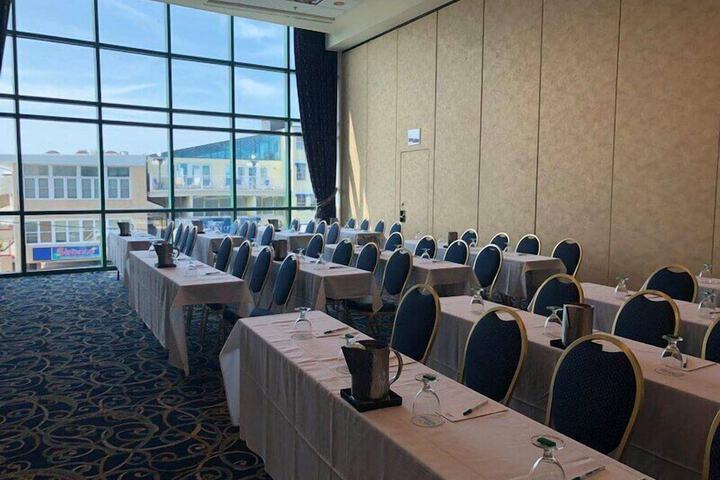 Atlantic Sands Hotel & Conference Center