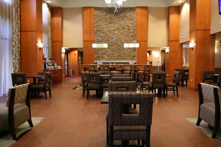 Hampton Inn & Suites Manchester-Bedford