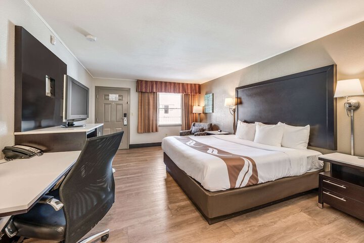 Room 22 of 37