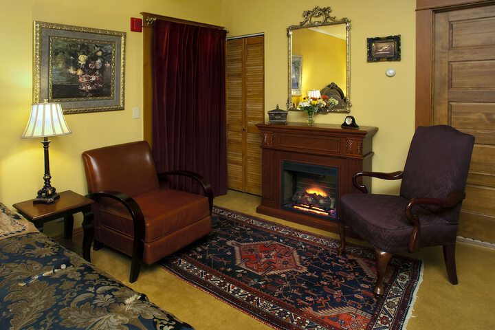 Room 24 of 46