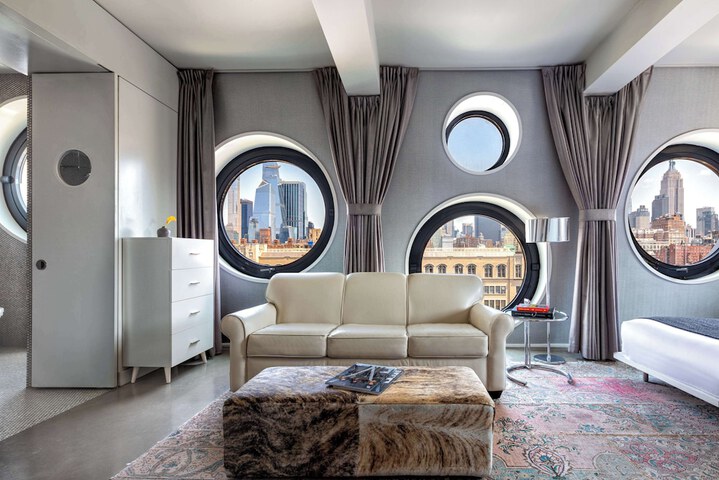 Room 73 of 114