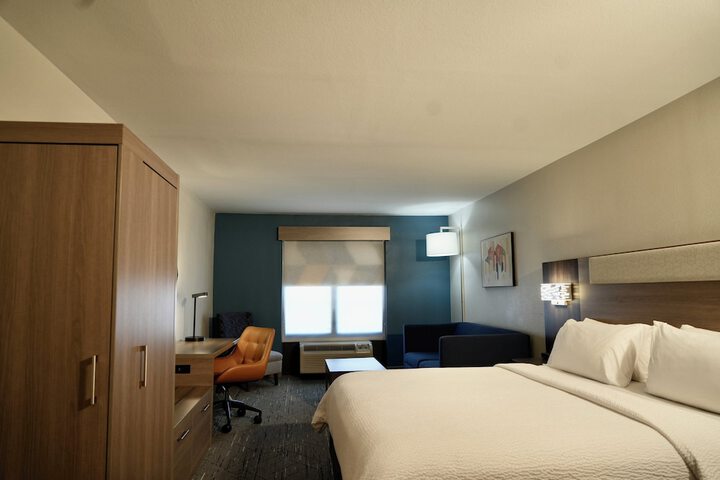Holiday Inn Express & Suites Flowood by IHG