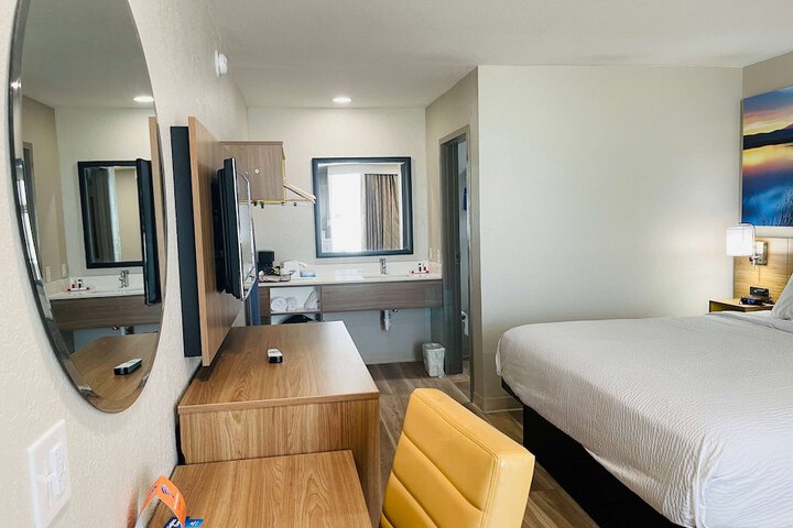 Room 12 of 22