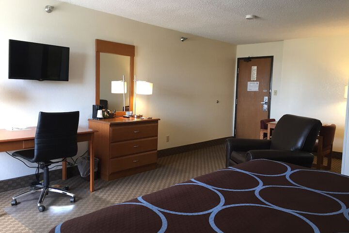 Room 16 of 34