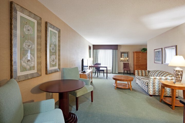 Room 28 of 80