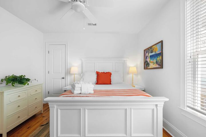 1 Block to Beach Newly Renovated 6bdr w / Rooftop Views Sand Dune by Avantstay